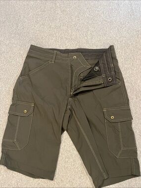 Kuhl olive green mens cargo shorts. Size 30